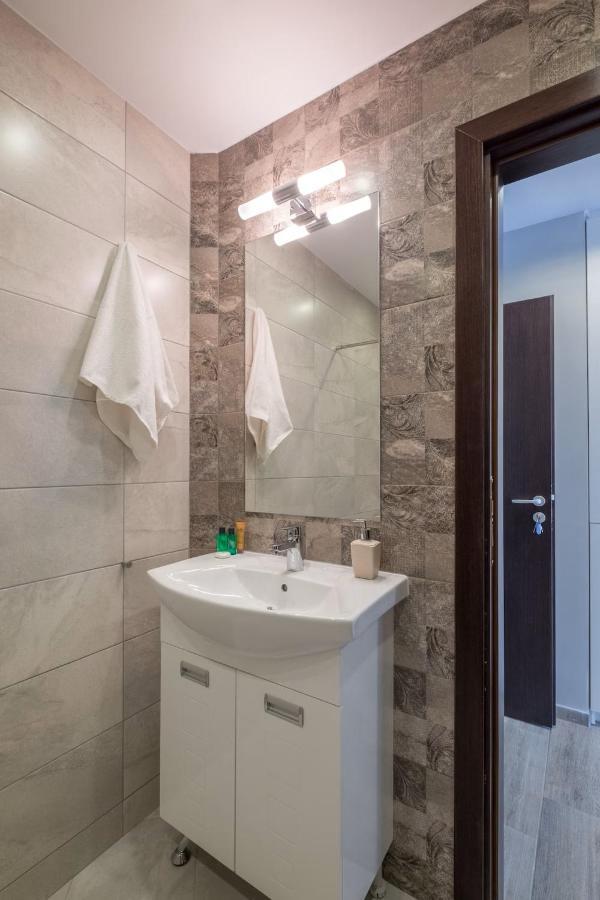 Quiet & Airy Modern Apt. Top Centre Free Parking Sofia Bagian luar foto