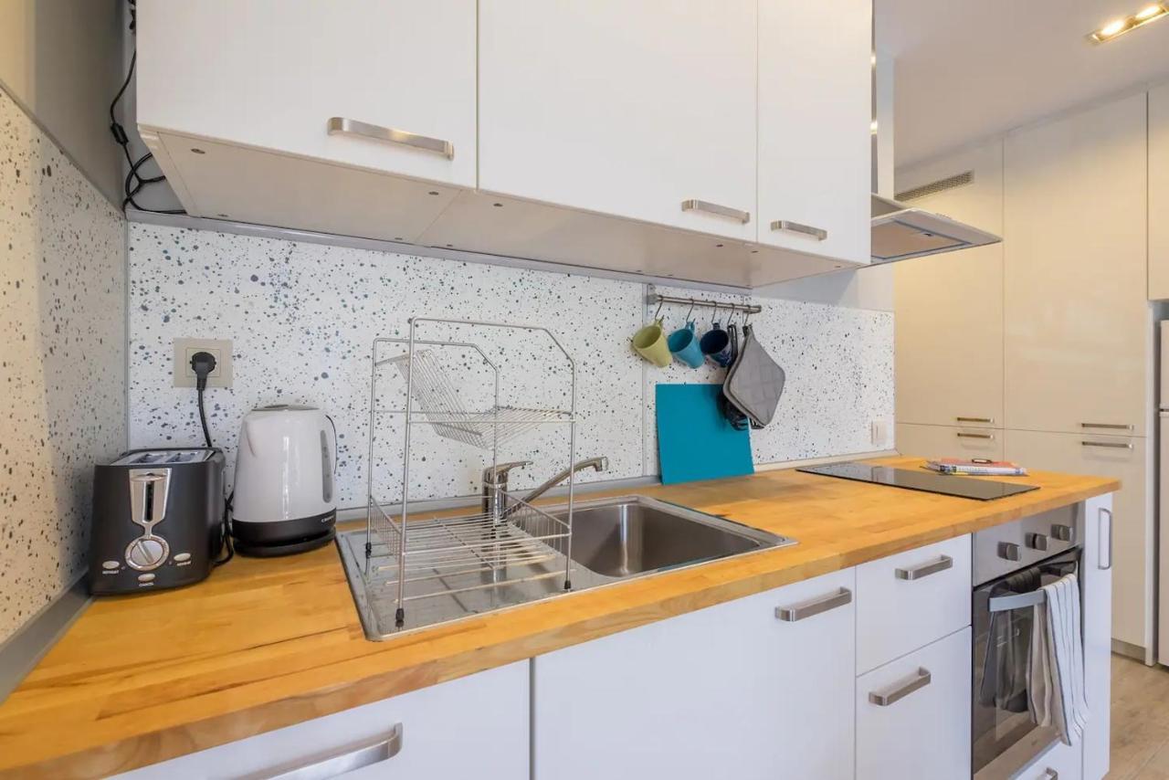 Quiet & Airy Modern Apt. Top Centre Free Parking Sofia Bagian luar foto