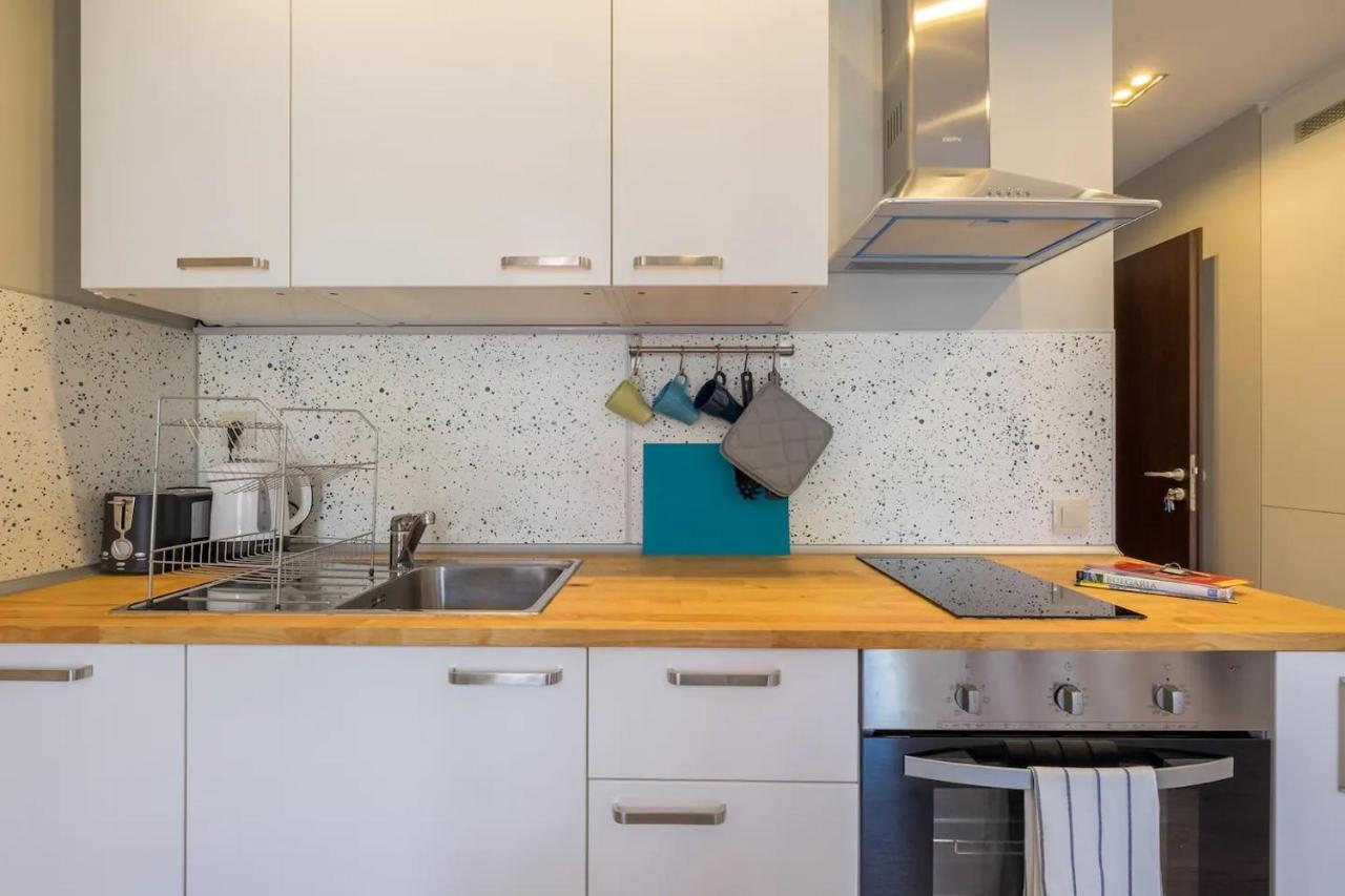 Quiet & Airy Modern Apt. Top Centre Free Parking Sofia Bagian luar foto